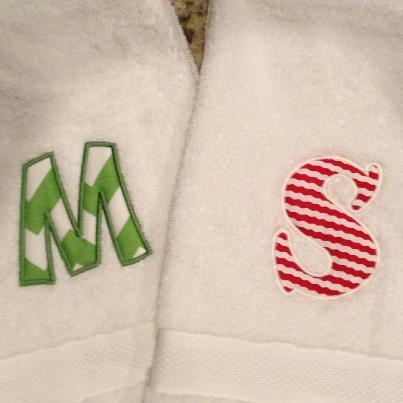 applique initial hand towel-